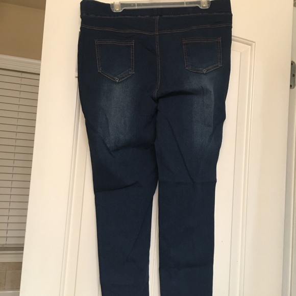 Pull on skinny distressed jeggings - Picture 2 of 2